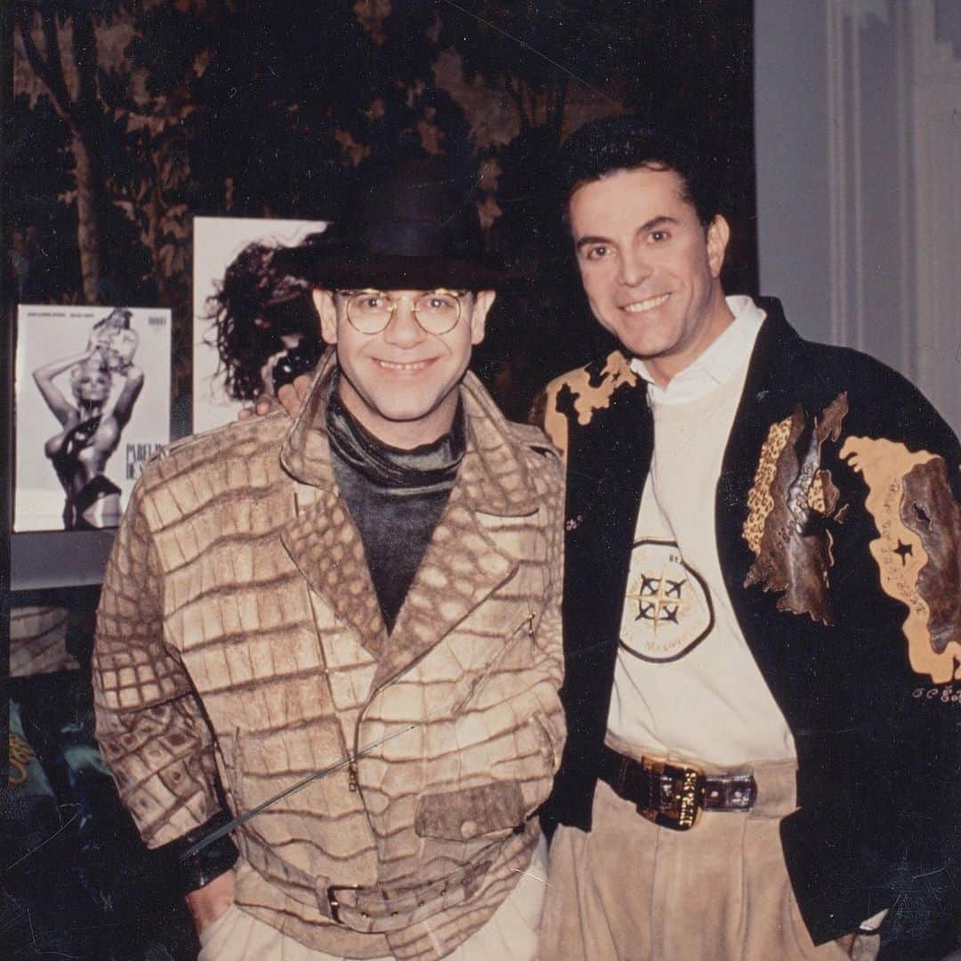 のインスタグラム：「Elton and Jean-Claude embracing the #jitrois spirit.  Avant l’heure…the first #eltonjohn biopic #rocketman realised by #dexterfletcher will be screened tomorrow at the 72nd edition of the #cannesfilmfestival.  Photographed in Paris 30 years ago, Elton John wore one of his bespoke #jitrois leather jacket and Jean-Claude Jitrois the iconic ‘Globe’ leather jacket  #jitroisklub #coutureleather #cannes」