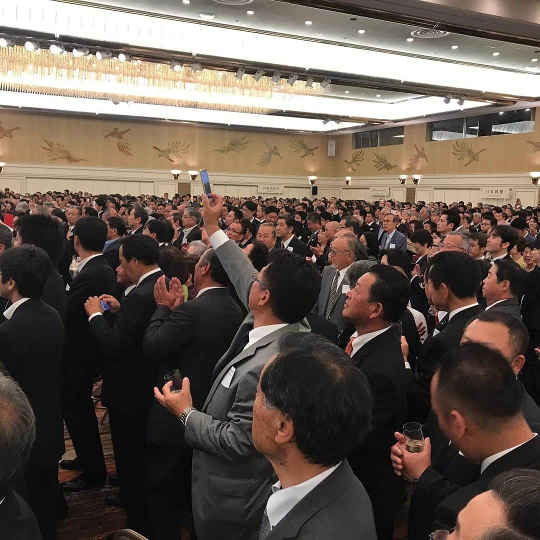 平井卓也さんのインスタグラム写真 - (平井卓也Instagram)「宏池会と語る会には多くの皆さんが駆けつけてくれました。岸田会長、保守本流の政策集団への期待が高まっていることを実感しました。ありがとうこざいました。#平井卓也」5月16日 0時12分 - hiratakuchan0125