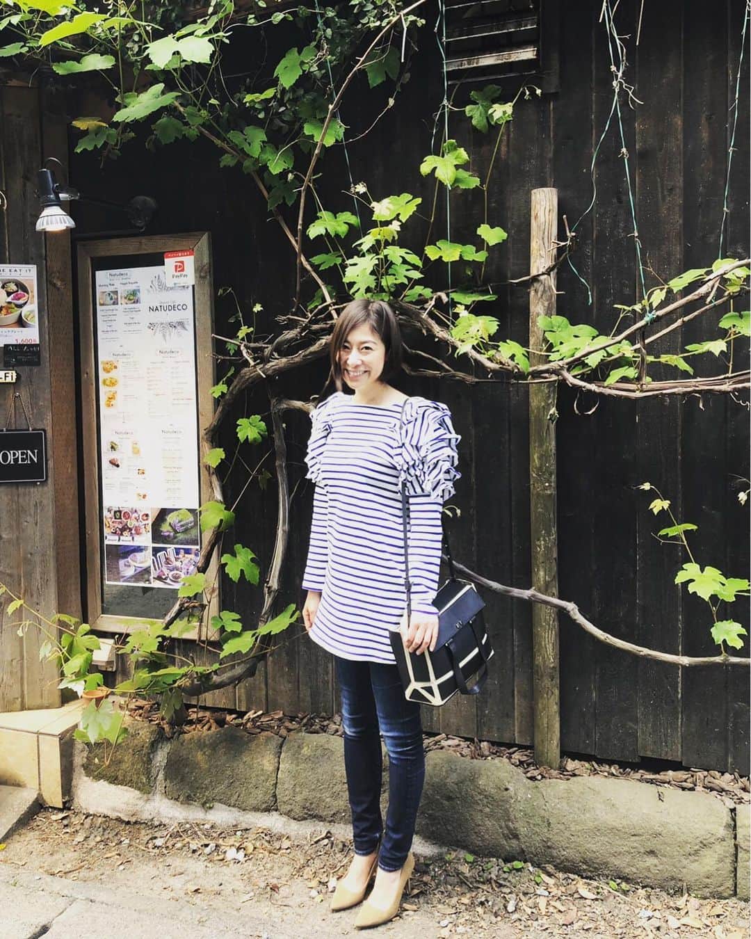 末吉里花さんのインスタグラム写真 - (末吉里花Instagram)「大好きなオーガニック&ビーガンカフェ @natudeco_kamakura 。私が思う最も鎌倉らしい裏路地にある。地元に安らげる場があるのは幸せ♡One of the best vegan and organic cafes in Kamakura, Natudeco! #cafe #vegan #organic #kamakura #vegancafe #ethical #natudeco #カフェ #ナチュデコ #鎌倉 #ビーガン #オーガニック #ビーガンカフェ #路地裏 #エシカル #併設するレストランとバーも最高 #働くスタッフも素敵」5月16日 0時04分 - rikasueyoshi