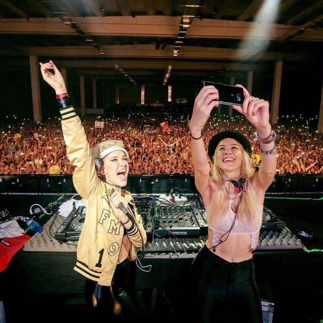 NERVOさんのインスタグラム写真 - (NERVOInstagram)「Festival season is almost upon us ! What's your favourite festival and who do you want to see play this summer ?」5月16日 0時18分 - nervomusic