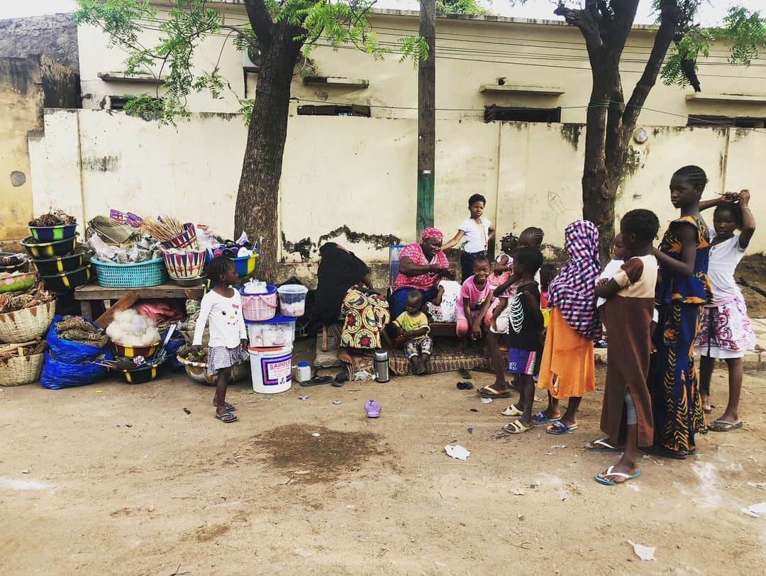 中鉢明子さんのインスタグラム写真 - (中鉢明子Instagram)「🇲🇱The local shops for traditional tea #Bamako #Mali #africa #travel」5月16日 0時47分 - akiko_harlem