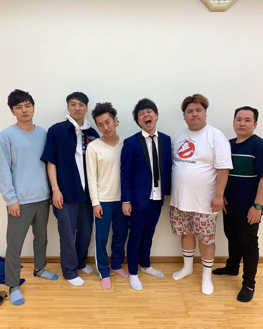 池田真一のインスタグラム：「【拡散よろしくお願いします🙇🏻】 今回もめちゃくちゃおもろいV撮れました！ 今回もタグの地獄のような企画ばっかりでした！ 本当にお願いします🙇🏻🙇🏻🙇🏻🙇🏻 皆さんマジで見に来て下さい🙇🏻🙇🏻🙇🏻 ダブルアート単独ライブ 『はっきり言ってダブルアート』 5月25日(土)21時スタート！ 前売1200円」