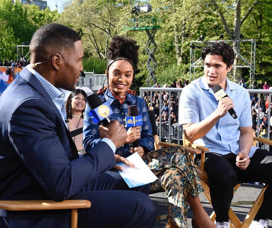 Good Morning Americaさんのインスタグラム写真 - (Good Morning AmericaInstagram)「Thanks for joining us in Central Park this morning for our @bts.bighitofficial concert! @yarashahidi @melton #BTSonGMA」5月16日 0時44分 - goodmorningamerica