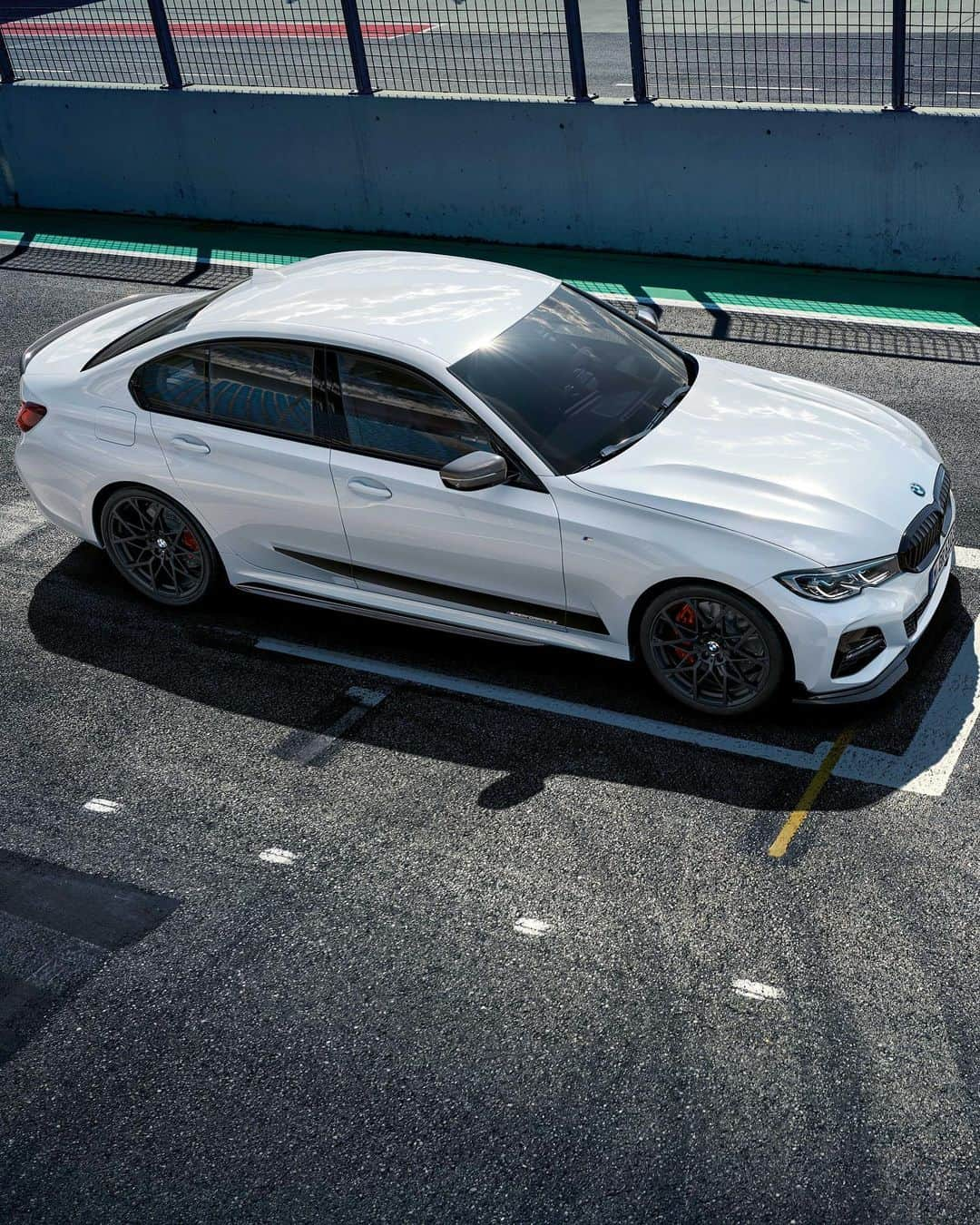 BMWさんのインスタグラム写真 - (BMWInstagram)「Performance comes from perfection. The BMW 3 Series Sedan with M Performance Parts. #BMW #3Series」5月16日 0時58分 - bmw