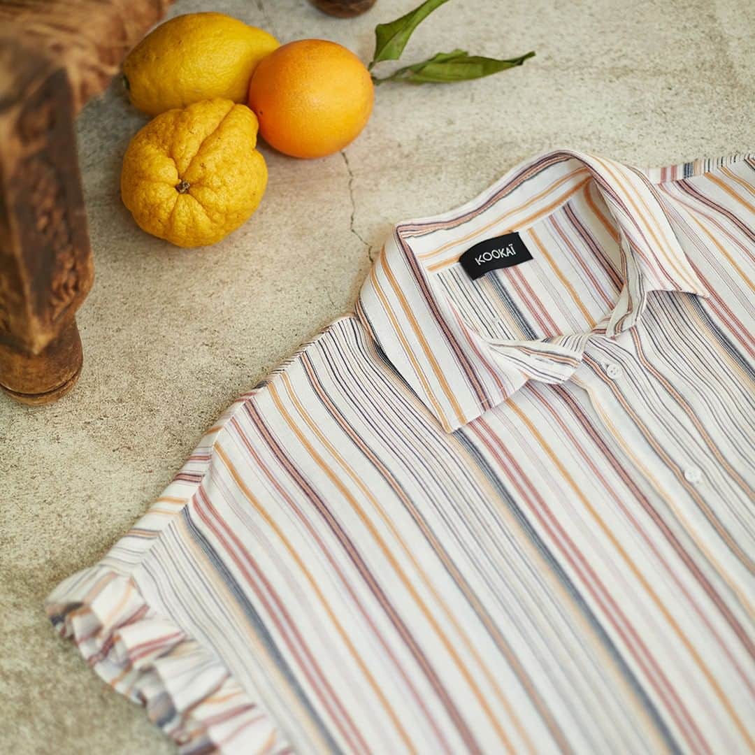 クーカイのインスタグラム：「L’été est à portée de main ! La Collection Été à découvrir sur le site mais aussi dans nos adresses ! À ne pas manquer : la chemise rayée Azura ! . . . #kookaiette #fashion #outfit #style」