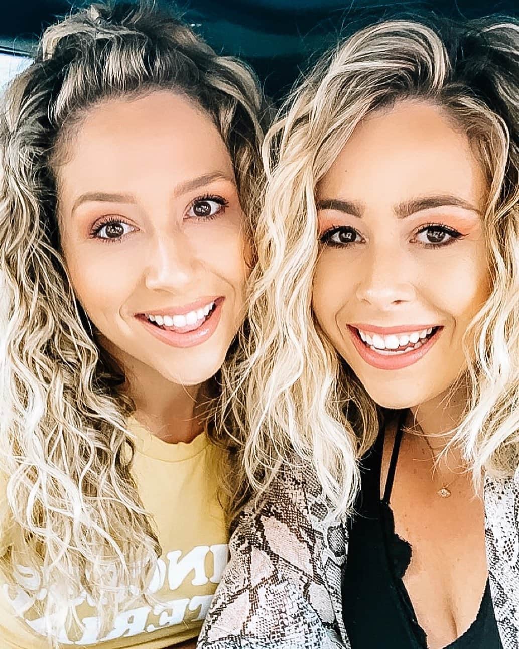Tracy and Stefanieのインスタグラム：「Just a casual yet classic selfie! We’re doing a Q and A on YouTube!! Ask us anything below!! #qanda #eleventhgorgeous #askeg」