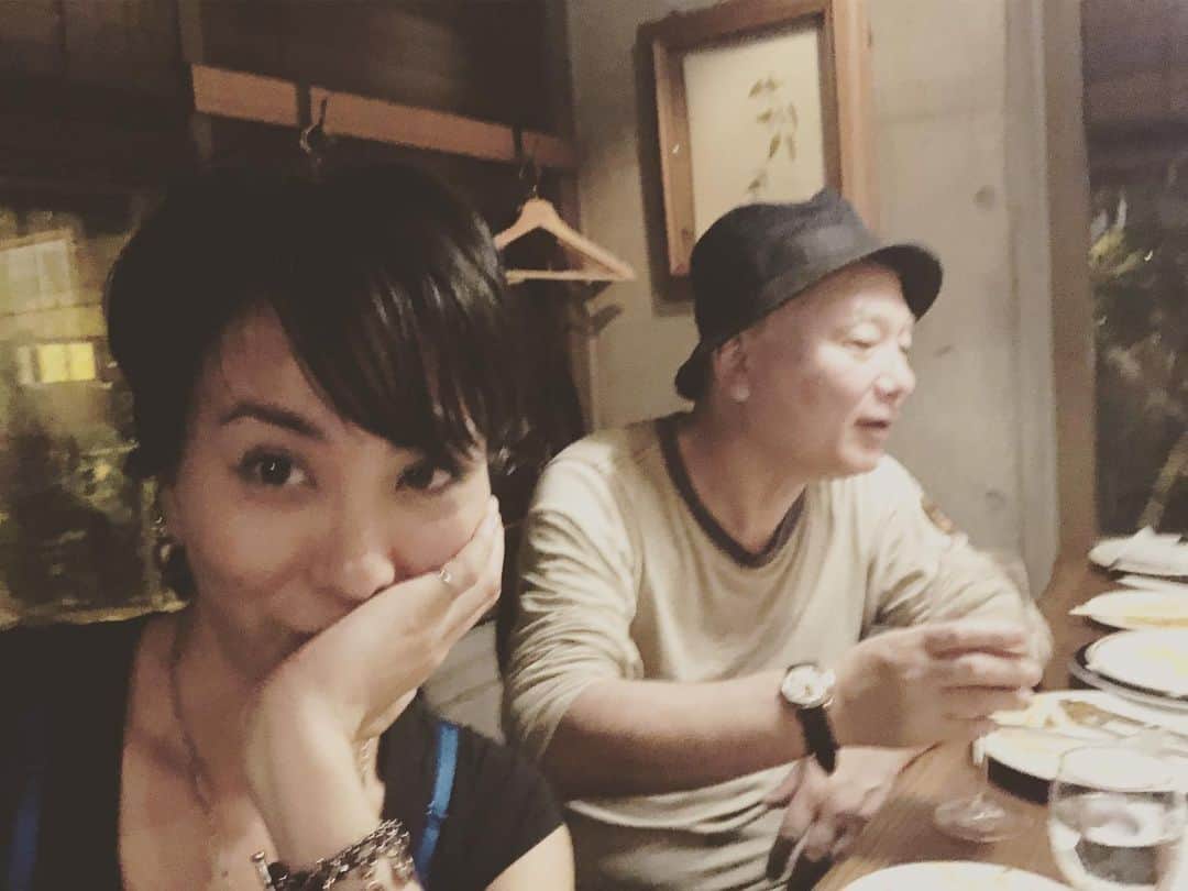 LOVEのインスタグラム：「先日のcobaさんライブ打ち上げ。 みなさま世代やプロフェッションを超えてつないでくださったcobaさん、さすが。つかみんなキャラ濃かった。生クラリネット飛び出すわ、ベリーダンス軽く仕込まれるわ。  イタリア仕込み、cobaさんお手製パスタ、異常に美味しかった！  ぐら、、、グラッツェ🙋‍♀️」