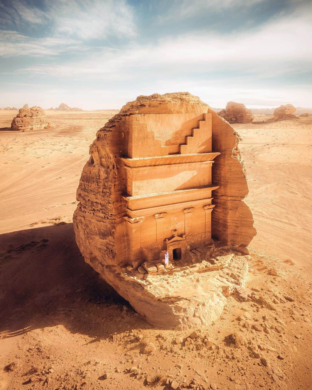Discoveryさんのインスタグラム写真 - (DiscoveryInstagram)「“Serving as the Nabatean Kingdom's largest and southernmost settlement after their capital of Petra in Jordan, Mada'in Saleh is a much lesser known or visited ancient wonder located in the Al Madinah Region of Saudi Arabia. Chosen for its well preserved late-antiquity remains, it became Saudi Arabia's first UNESCO World Heritage Site in 2008 but has yet to gain near the popularity and tourism attraction that Petra has." 📸 + caption by Ty Newcomb (@eye.of.ty) . . . . #photography #photooftheday #explore #naturephotography #nature #potd #MadainSaleh #AlUla #SaudiArabia #worldtraveler #travel」5月16日 1時27分 - discovery
