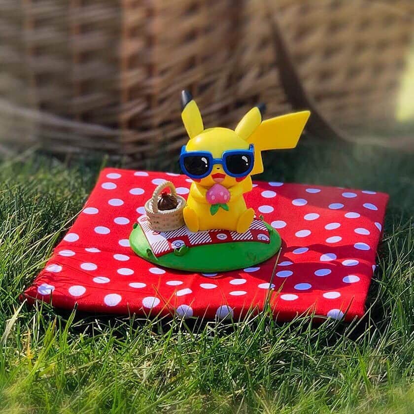Pokémonさんのインスタグラム写真 - (PokémonInstagram)「US Trainers: Slide on your shades and prepare for a picnic with Pikachu! ☀️🕶️ The next addition to Funko’s A Day with Pikachu collection is now available in the #PokemonCenter—tap the link in our bio so you don’t miss out! 😎」5月16日 1時35分 - pokemon