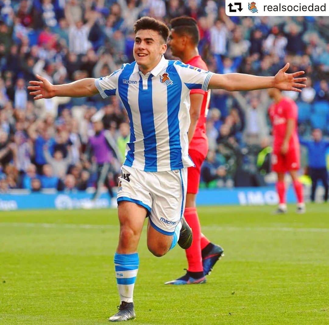 LFPさんのインスタグラム写真 - (LFPInstagram)「🌟 Barrenetxea: a HISTORIC goal 🌟 ✅ First goal in #LaLigaSantander ✅ Youngest player to score in #LaLiga Santander for @realsociedad • #RealSociedad #Barrenetxea #Football #Goals #LaLigaHistory」5月16日 1時57分 - laliga