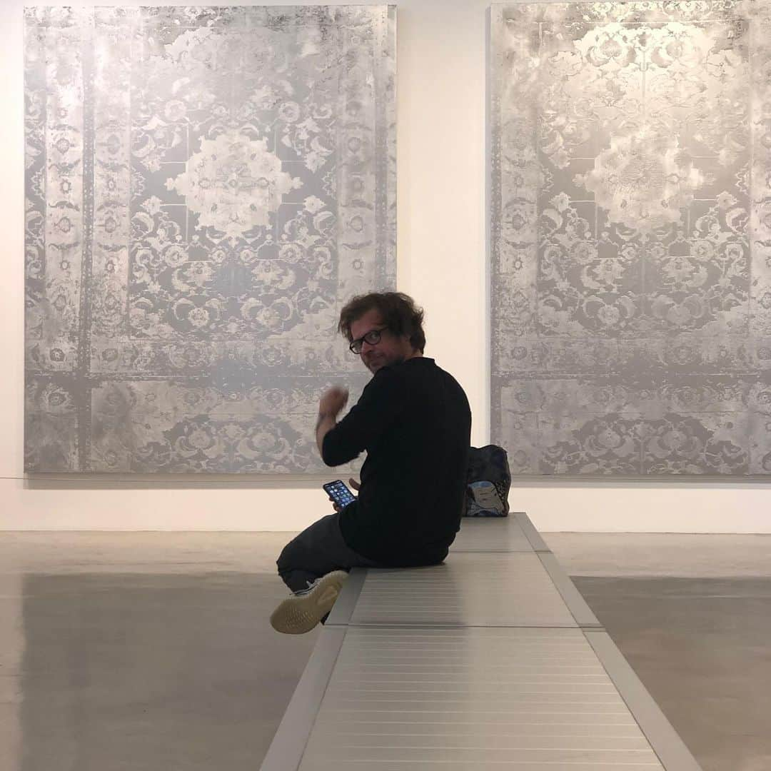 ジェイアーさんのインスタグラム写真 - (ジェイアーInstagram)「Dealing rugs in Miami #leafgreener #miami #delacruzcollection #jayahr」5月16日 1時55分 - _jay_ahr_