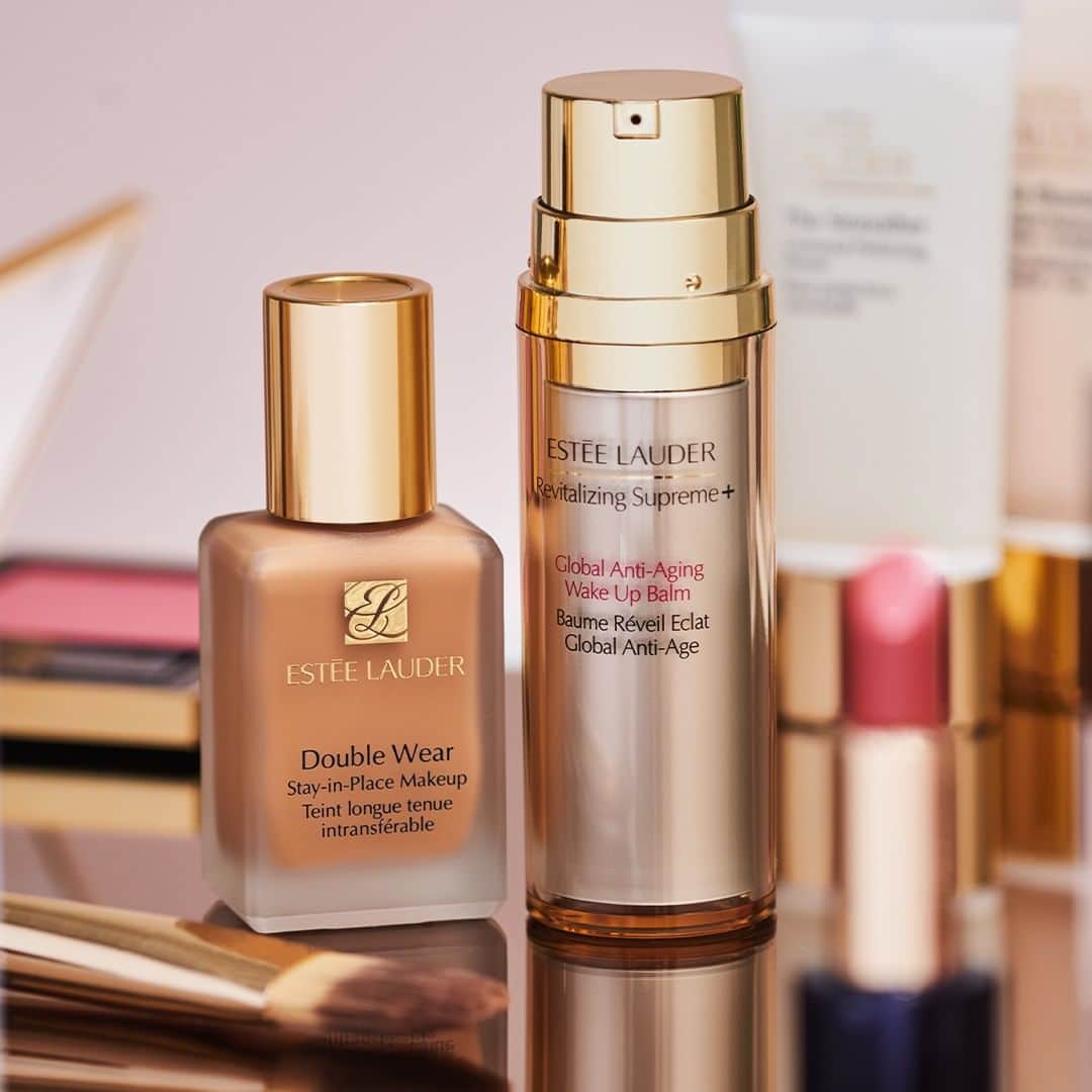 エスティローダーさんのインスタグラム写真 - (エスティローダーInstagram)「Brighten up your #beautyroutine! Before applying your favorite #DoubleWear foundation, prime skin with the Revitalizing Supreme+ Wake Up Balm for instant radiance.✨💫 #SupremeSkin #primer #foundation」5月16日 2時00分 - esteelauder