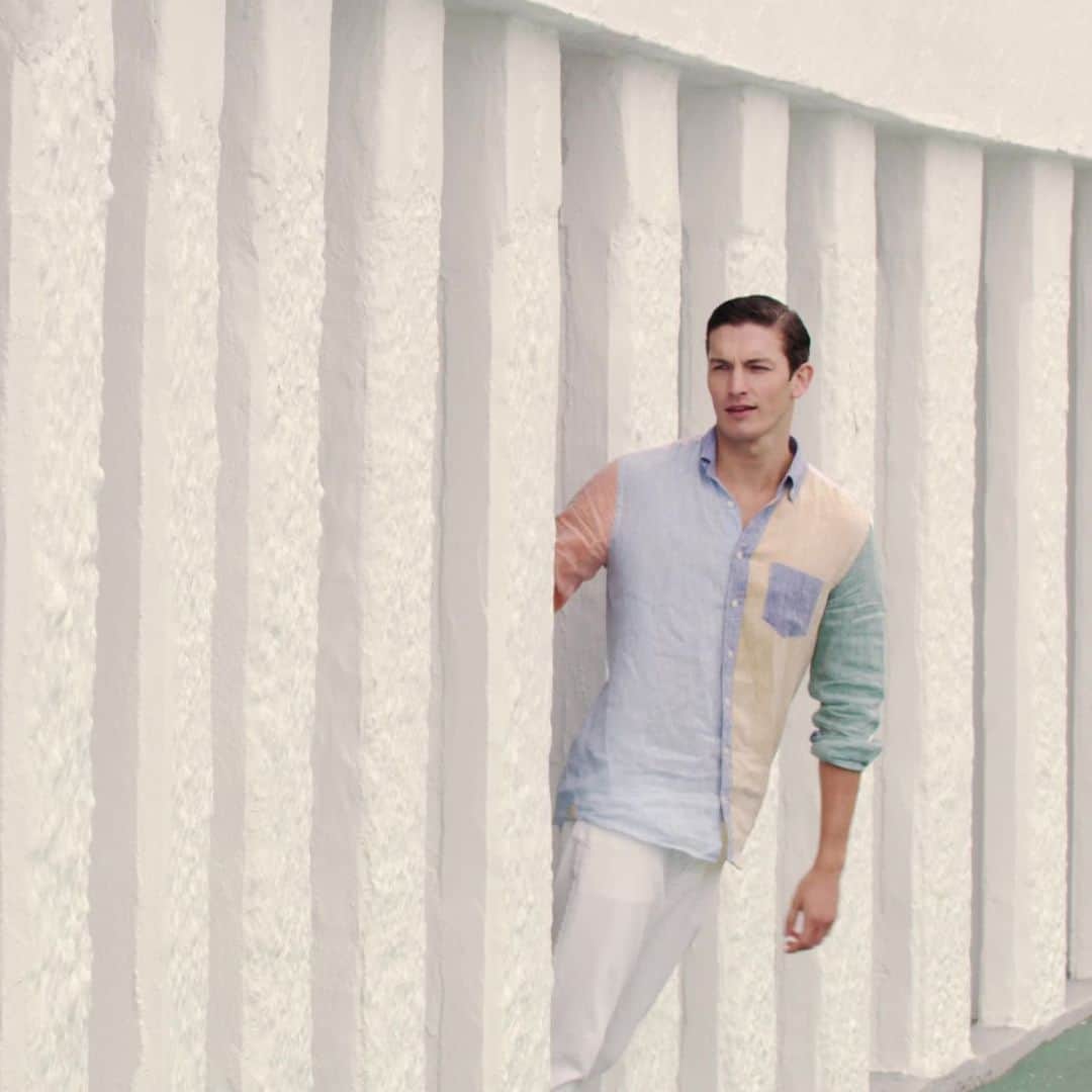 ハケットのインスタグラム：「Waiting impatiently for summer like @oli_lacey and @adraynaline ☀️ Channel seaside vibes with our Navy-inspired collection, where pastel hues and ultra-light linen will give your wardrobe a serious refresh. #Hackett #SpringSummer」
