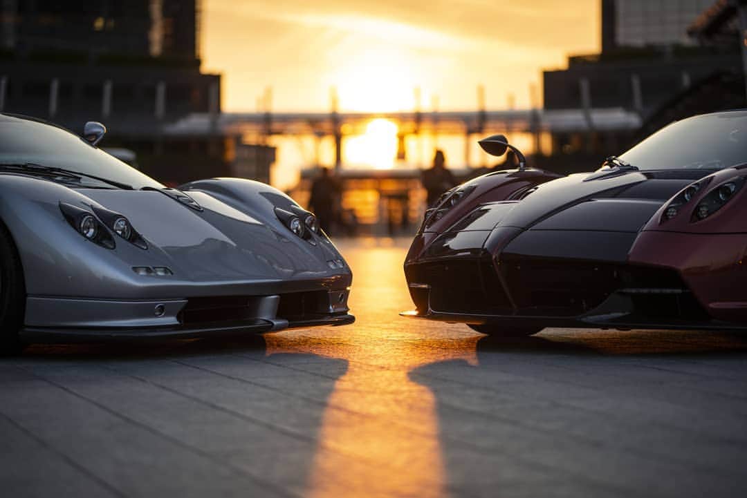 パガーニ・アウトモビリのインスタグラム：「The @motorvalleyofficial Fest is just around the corner! We are waiting for you at Piazza Grande from tomorrow with the exclusive Zonda Collection! Plus, we are displaying more cars all around the festival. Stay tuned and get ready!  #MotorValleyFest #pagani #zonda #huayra #zonda20 #zonda20anniversary」