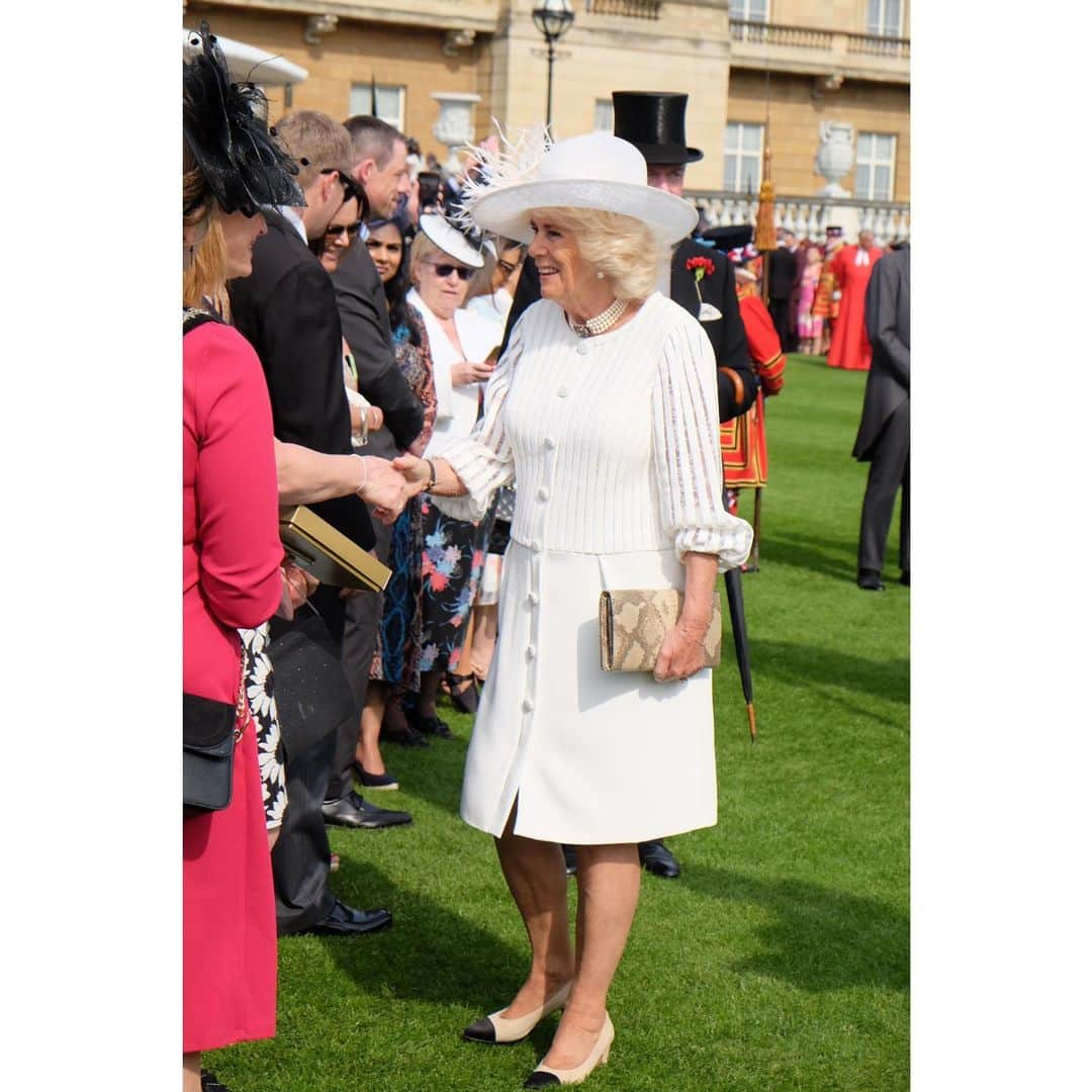 クラレンス邸さんのインスタグラム写真 - (クラレンス邸Instagram)「Today at Buckingham Palace, The Prince of Wales hosted the first of The Queen’s Garden Parties of 2019. The Duchess of Cornwall and The Princess Royal were also in attendance. Each year, over 30,000 people are invited to Garden Parties in recognition of public service in their communities.」5月16日 2時08分 - clarencehouse