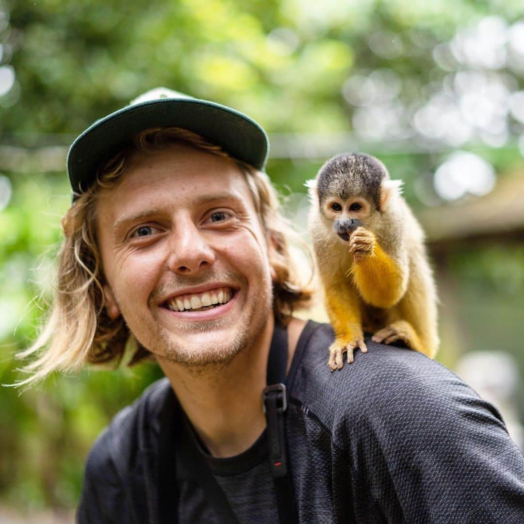 クリス・バーカードさんのインスタグラム写真 - (クリス・バーカードInstagram)「We made little friends in Ishigaki.」5月16日 2時24分 - chrisburkard