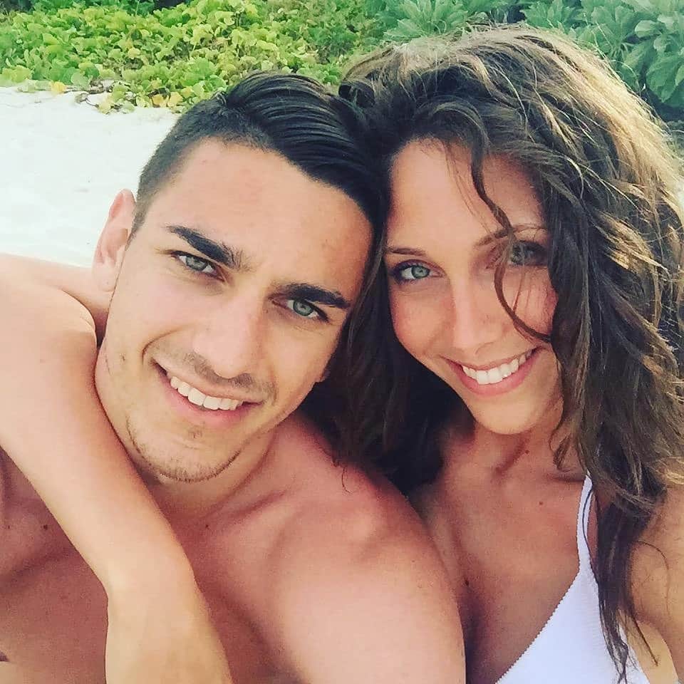 アレックス・メレットのインスタグラム：「Tantissimi auguri amore mio! 🎂  Sei il mio sorriso, TI AMO ❤️」