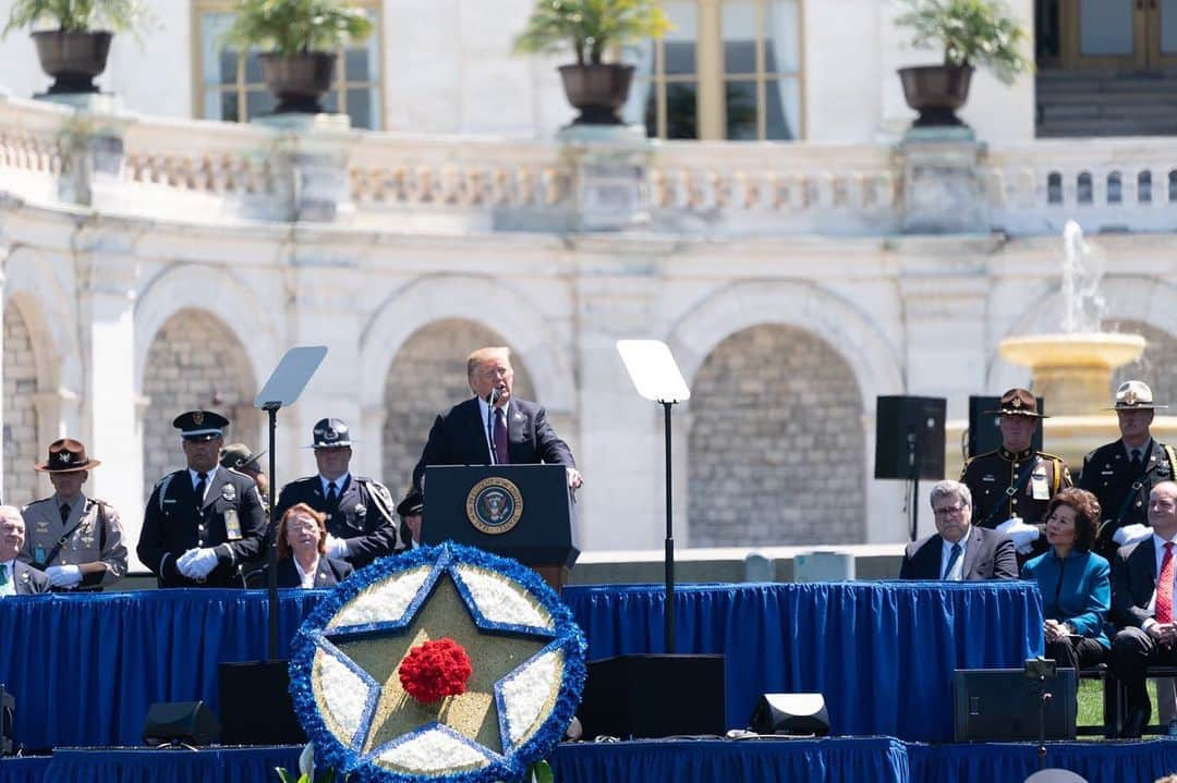 ドナルド・トランプさんのインスタグラム写真 - (ドナルド・トランプInstagram)「The courage & sacrifice of our heroes is the reason our flag stands tall, our hearts beat with pride, and our Country remains one people, one family, and one NATION UNDER GOD. Today, we thank you, we honor you, & we forever cherish the memory of our Fallen Men and Women in Blue!」5月16日 3時22分 - realdonaldtrump