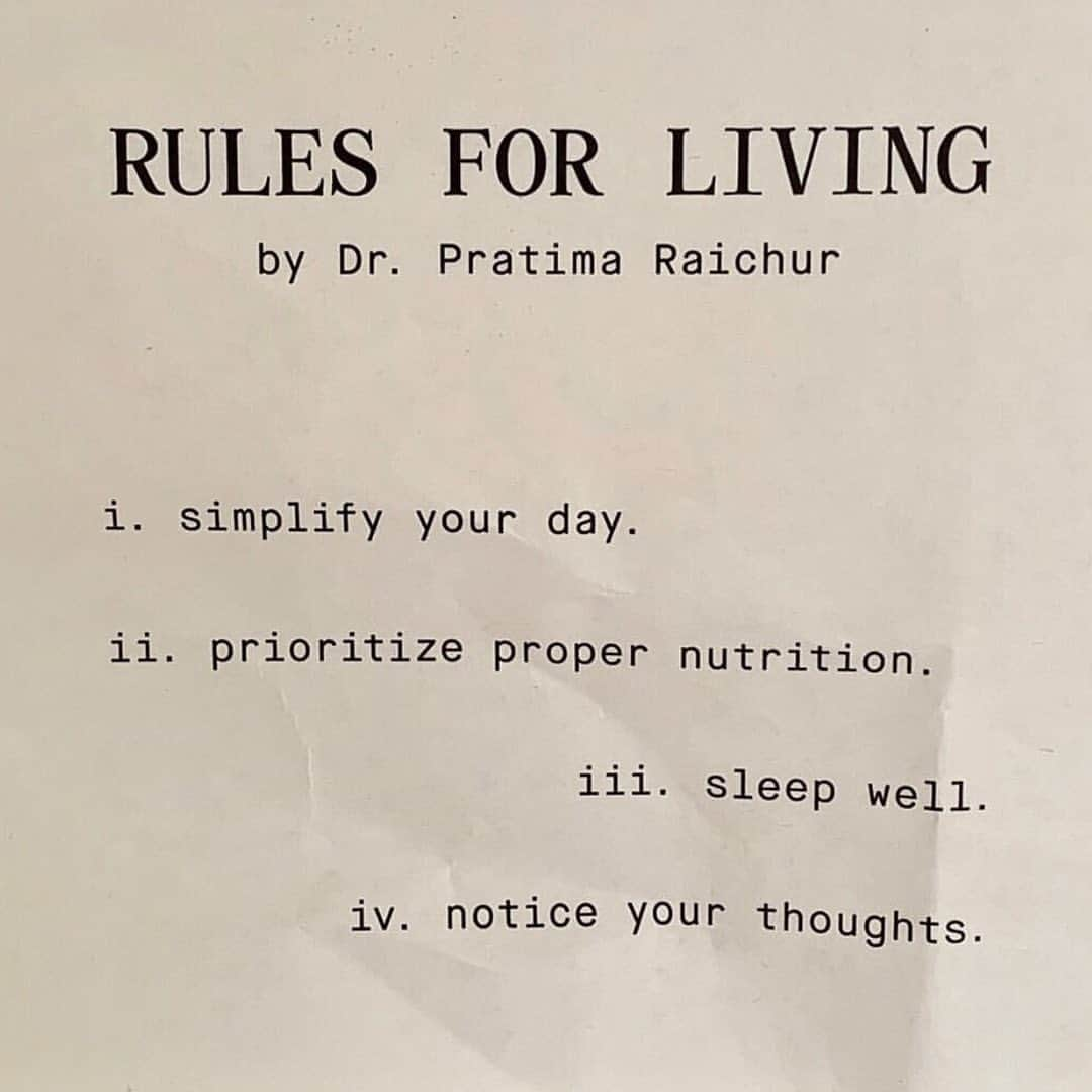 ダニエル・パナベイカーさんのインスタグラム写真 - (ダニエル・パナベイカーInstagram)「Here’s to taking this advice daily. 🌹 What are your best tips on practicing every day wellness?」5月16日 4時02分 - dpanabaker