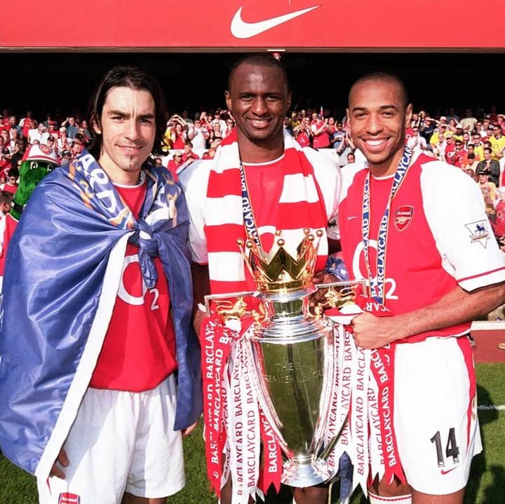 アーセナルFCさんのインスタグラム写真 - (アーセナルFCInstagram)「🇫🇷 Les Invincibles 🇫🇷⠀ ⠀ #Arsenal #onthisday #Pires #Vieira #Henry」5月16日 4時05分 - arsenal