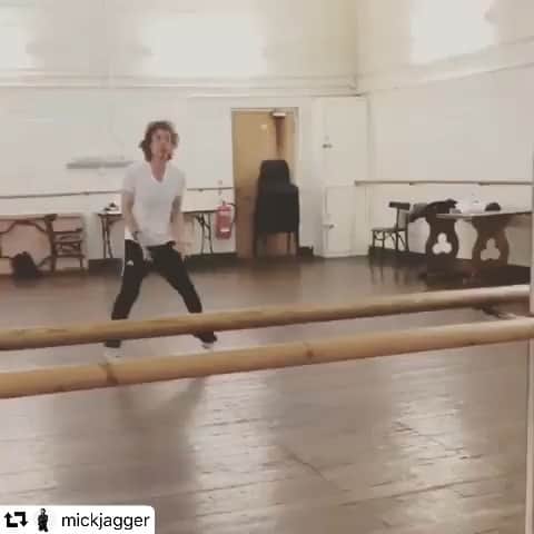 のインスタグラム：「FOREVER YOUNG! @mickjagger」