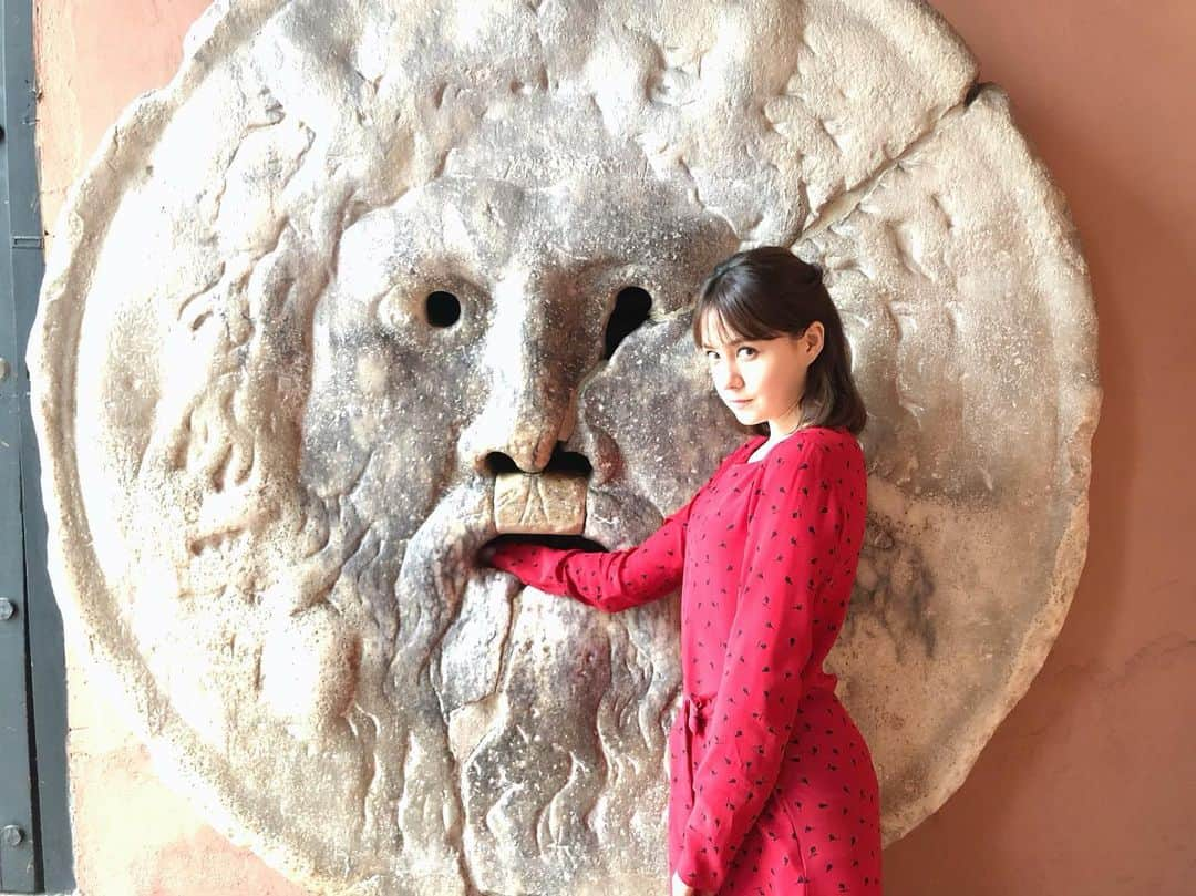 トリンドル玲奈さんのインスタグラム写真 - (トリンドル玲奈Instagram)「オードリー・ヘプバーンの取材でローマに来ています☺️」5月16日 5時16分 - toritori0123