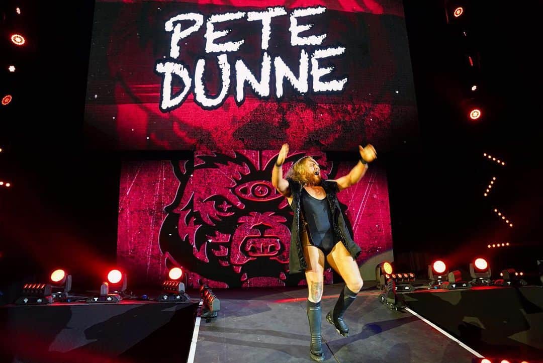 WWEさんのインスタグラム写真 - (WWEInstagram)「He’s home! #NXTUK Superstar @petedunneyxb is ready for action in his hometown! #WWEBirmingham!」5月16日 5時43分 - wwe