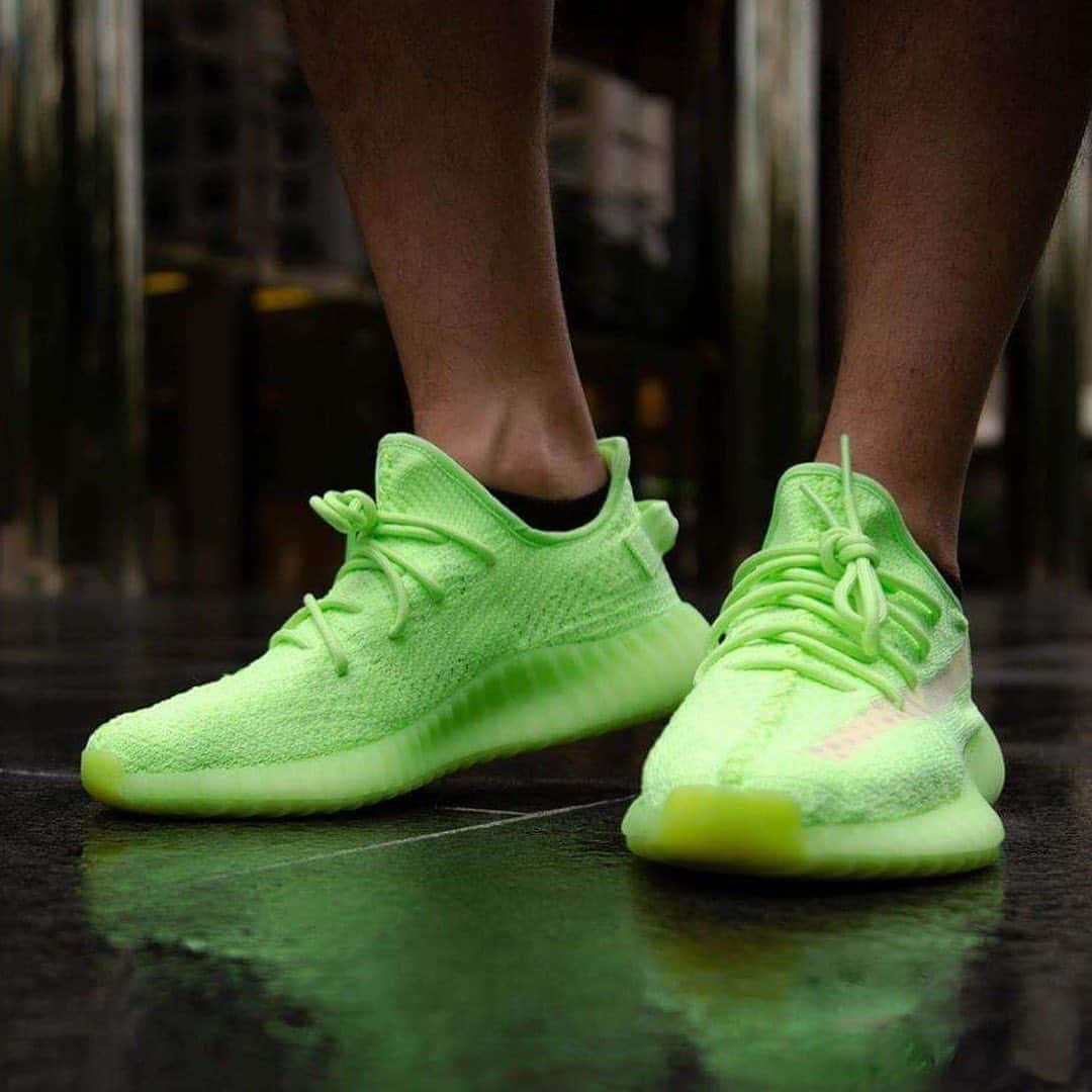 HYPEBEASTさんのインスタグラム写真 - (HYPEBEASTInstagram)「@hypebeastkicks: Here’s an on-feet look at the @adidas YEEZY BOOST 350 V2 "Glow-In-The-Dark.” It’s slated to release this summer for a reported price of $250 USD. Who’s copping?  Photo: @yankeekicks」5月16日 16時38分 - hypebeast