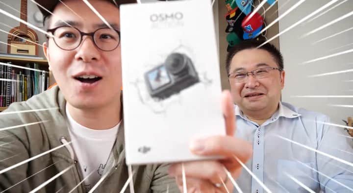 瀬戸弘司のインスタグラム：「本日、DJIの新作カメラ「Osmo Action」が発表されました！  GoProと違う一番大きなポイントは「前面モニターが搭載されている」ということです。つまり、本体のみで自撮りができるんです。  YouTubeに詳細な動画をアップしてますので、よかったらチェックしてみてね！チャオ！  #dji #djiosmoaction #osmoaction #gopro #goprohero7」
