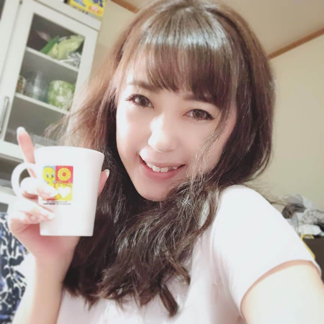 小倉遥さんのインスタグラム写真 - (小倉遥Instagram)「最近コーヒーに牛乳やミルク入れること多くなったなぁでもブラックも飲む飲む、全然飲む。主に酒とコーヒーとゲームで小倉が出来てます。」5月16日 15時32分 - haruka_ogura