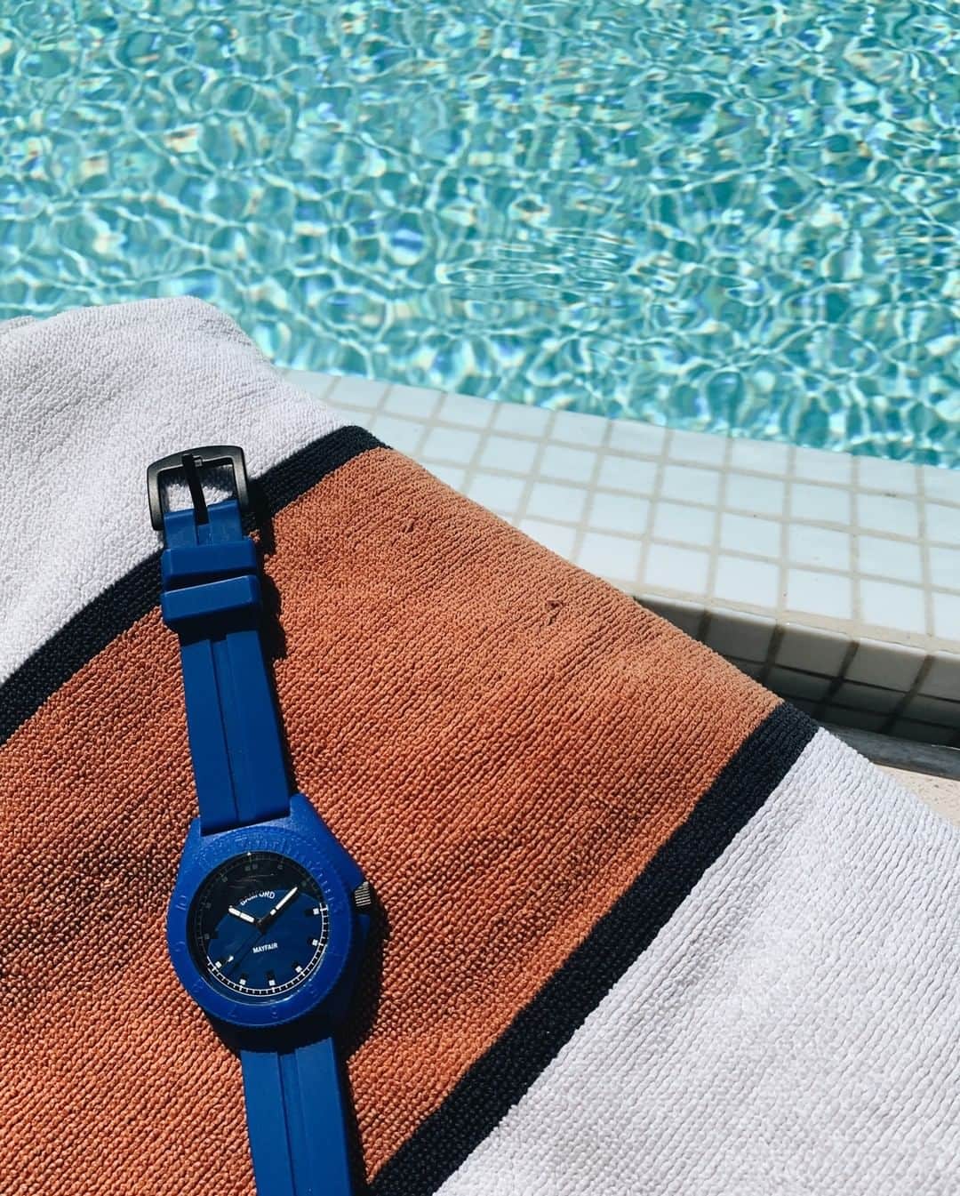 MR PORTERのインスタグラム：「Carefree joie de vivre is what Mr George Bamford (of @bamfordwatchdepartment) is going for this summer, with his new and exclusive Mayfair Sport, and just in time to hit the pool.⠀ -⠀ Head to the link in bio. to discover the rainbow of wristwear (yes, there are five different colours 🌈) or tap to shop.」