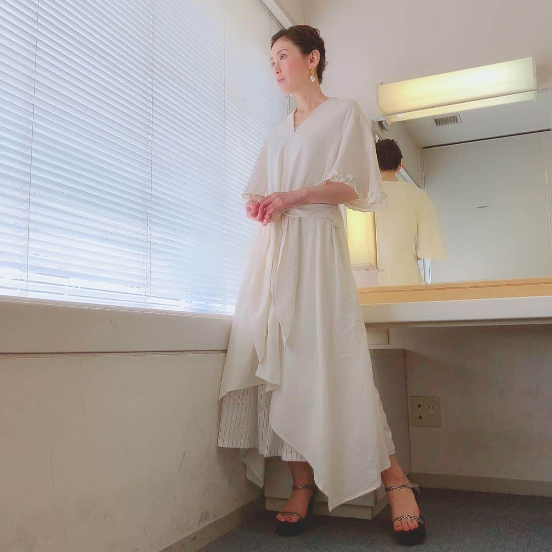 雛形あきこさんのインスタグラム写真 - (雛形あきこInstagram)「お洋服とアクセサリー #cielair #latuastella」5月16日 15時59分 - akiko_hinagata