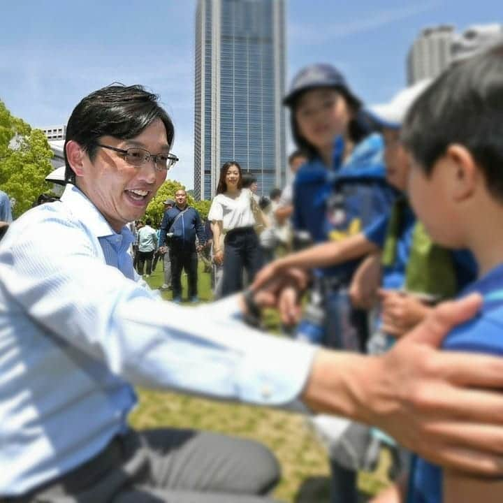 公明党さんのインスタグラム写真 - (公明党Instagram)「政治は、一人の人に尽くすものであってほしい。震災に遭ったからこそ人の痛みがわかる。高橋みつお  #高橋みつお #兵庫 #兵庫県 #阪神大震災  #未来を創る #勇気 #前向き #優しさ #命の重さ #みつお #公明党 #スワイプしてね」5月16日 16時06分 - komei.jp