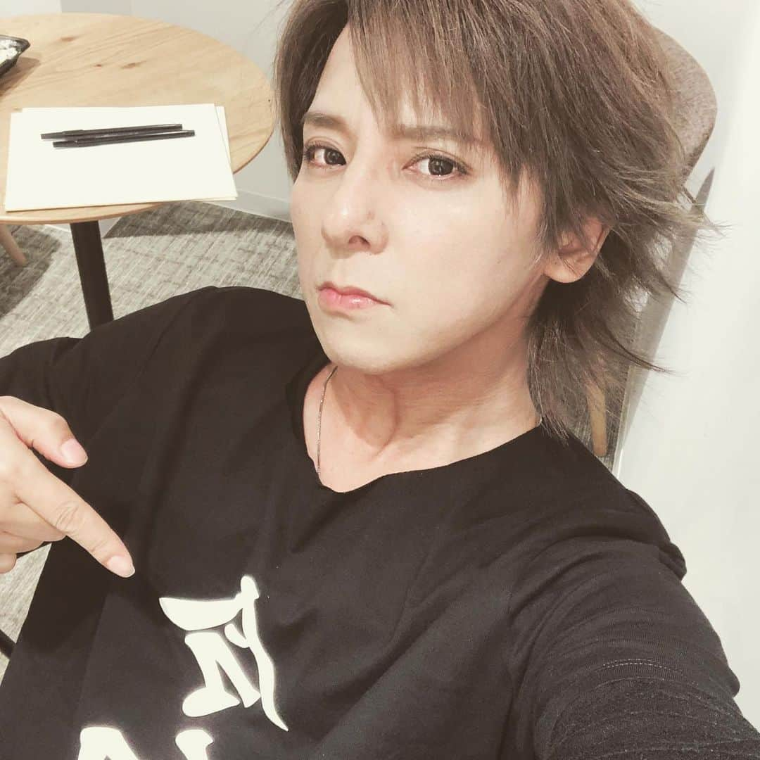 松岡充さんのインスタグラム写真 - (松岡充Instagram)「今こそ、和貴！ 豊田和貴！ 今カズTシャツ！ もうすぐMICHAEL TOUR ！」5月16日 16時20分 - matsuokamitsuru0812