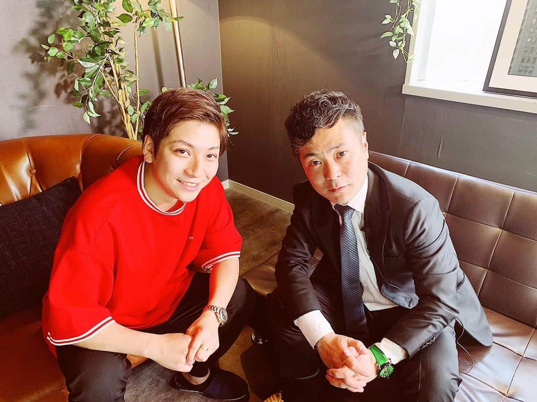 入江慎也さんのインスタグラム写真 - (入江慎也Instagram)「人気ユーチューバージョージ君と対談  来週動画配信予定  ビジネス、人脈づくりのお話しをさせていただきました  #ユーチューバー #ジョージ #jjコンビ #uuum #ユーチューブチャンネル #ビジネス #人脈力  #営業力  #カラテカ入江」5月16日 16時24分 - oreirie0408