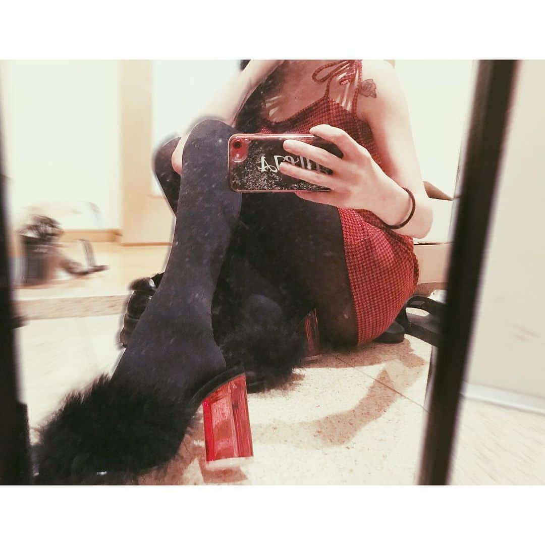 中川ジュリアのインスタグラム：「ふわふわサンダル👠 #lillilly  #jouetie」