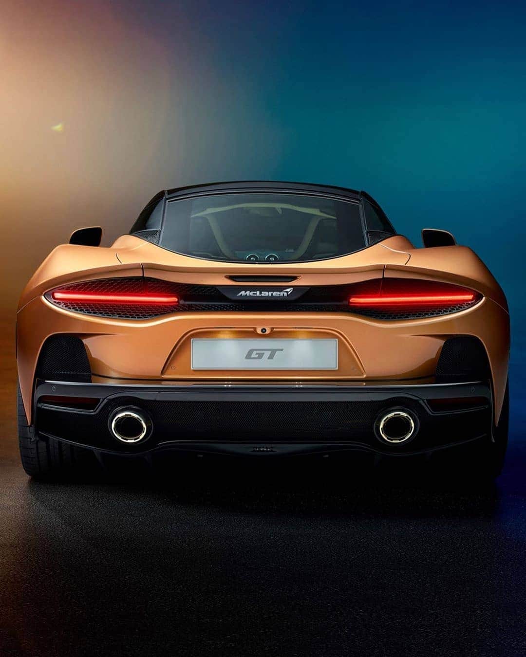 Kik:SoLeimanRTさんのインスタグラム写真 - (Kik:SoLeimanRTInstagram)「This is the all new McLaren GT!! It’s powered by a 4.0-liter twin-turbo V8 making 612 horsepower and 465 lb-ft of torque. It can hit 60 mph in 3.1 seconds and hit a top speed of 203 mph.  What do you Think?」5月16日 7時45分 - carinstagram