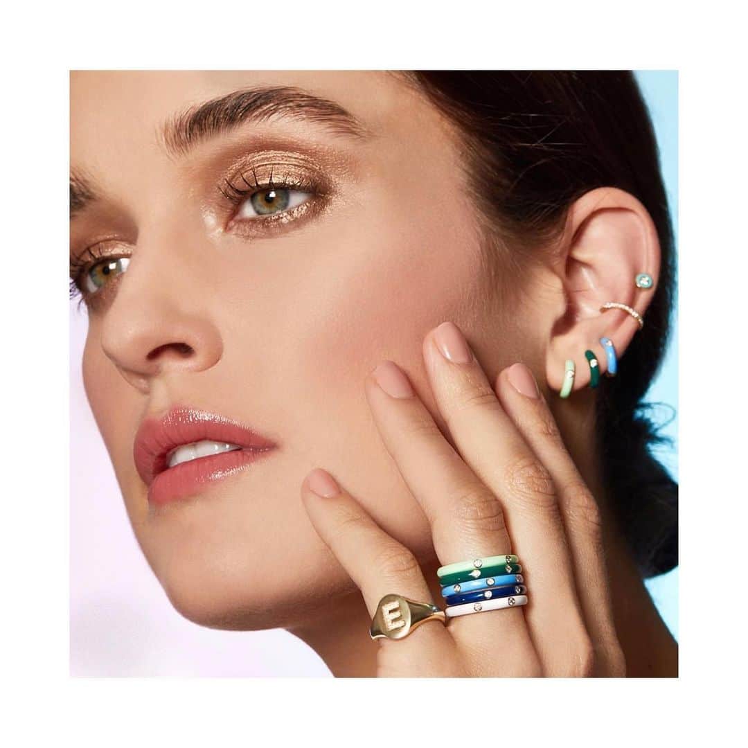 ケイト・ハリソンのインスタグラム：「New . @efcollection」