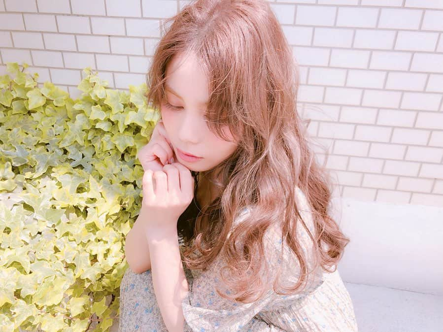 増田愛里菜さんのインスタグラム写真 - (増田愛里菜Instagram)「おはよう〜🕊 . . ノセさん @nosekoji_lowe のところでカラーしたよ✂︎ . 今回もいい色〜🥺💓 . . 前髪もやっと頬くらいまできた❤︎❤︎❤︎ . #photo #photoshoot #photography #portrait #instapic #instaphoto #hair #longhair #arrange #makeup #fashion #ヘア #ロングヘア #ヘアスタイル #ヘアカラー #外国人風カラー #LOWE #表参道 #東京」5月16日 8時22分 - masuuu_324