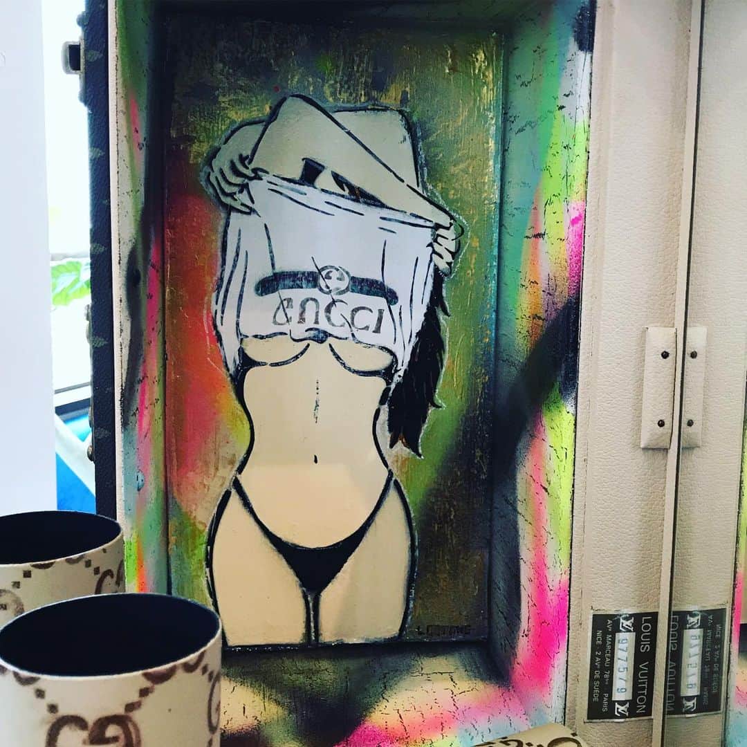 LOOTONEのインスタグラム：「LOOTONE Artwrok 2019 "Oops! Vuitton"  製作過程 2 @traxtokyo X @lootone_design」