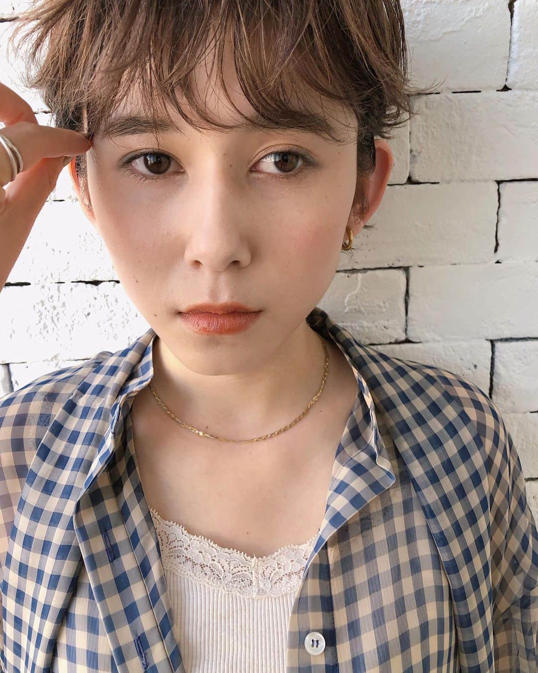 野々口祐子のインスタグラム：「ヘアカタログ撮影オフショット📸 かわいこちゃん🤤💕 #syan_tokyo #nono_hair #nono_make  #ゆるふわショートアンドボブ #発売中」