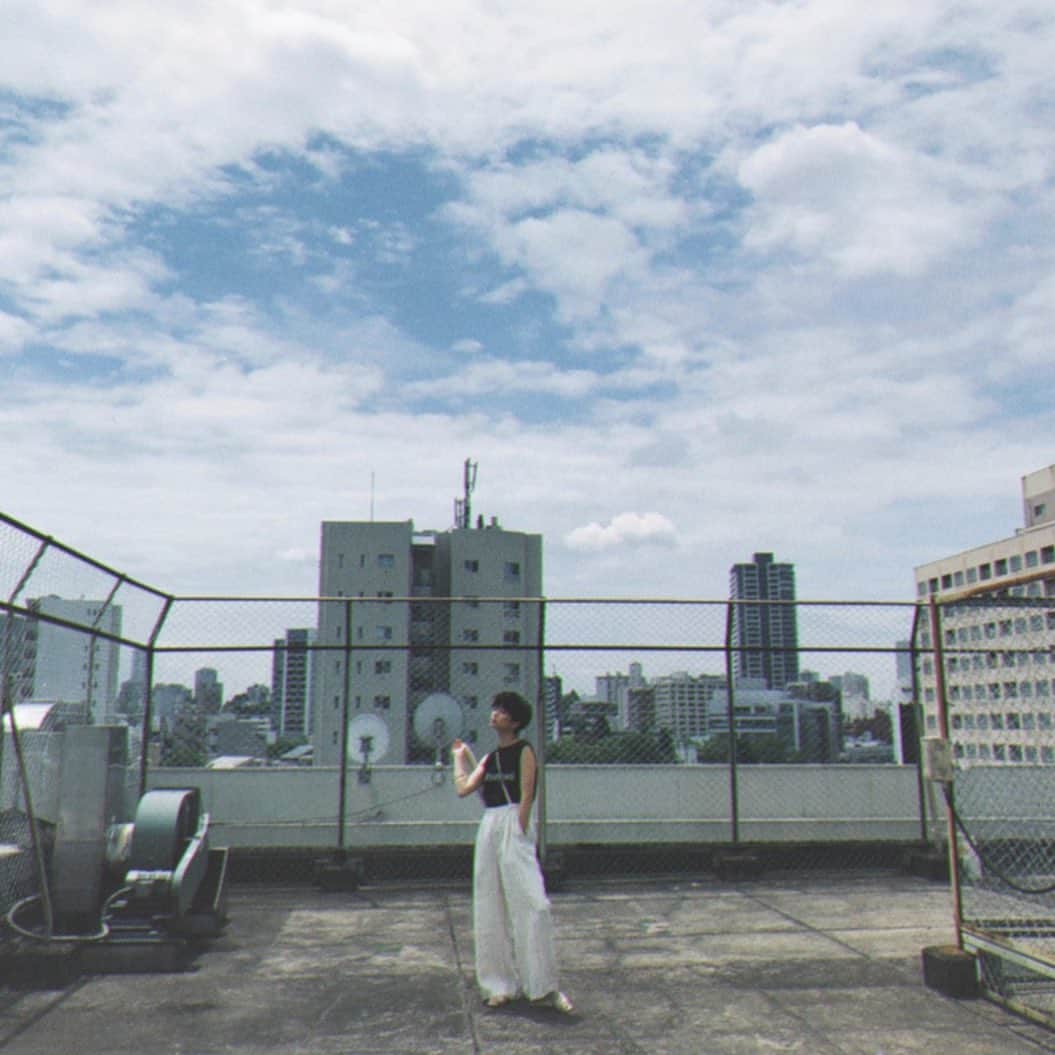 宮城舞さんのインスタグラム写真 - (宮城舞Instagram)「モチベーション保つのって 本当に難しい🌱 時には一瞬気を抜いて 無になる時間ってどんな人でも必要だと思う🌈  #息抜きコーヒータイム #独り言」5月16日 9時22分 - mai_miyagi