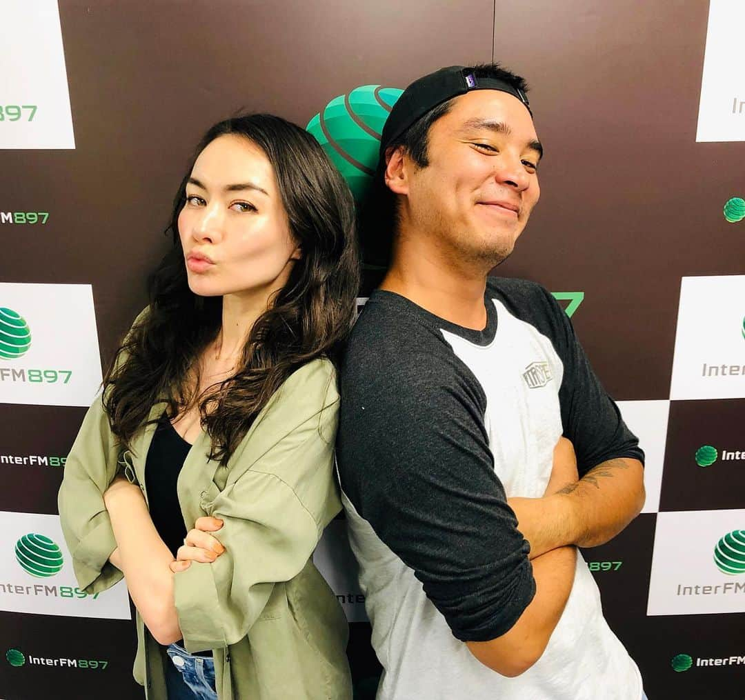 シャウラさんのインスタグラム写真 - (シャウラInstagram)「Sometimes you meet people who move your soul. Nick Kurosawa is one of those special people who make my heart melt. Go listen to his music now and check out my IGTV for a snippet of what he did in the studio yesterday. @nickkurosawa  好きな音楽、楽しい音楽、色々あるけど Nick Kurosawa の音楽は魂に響く音楽。彼の声を聞いた時から惚れ込みました。今一番みんなに聞いてほしいシンガー。IGTVにも昨日のスタジオの模様をアップしたよ。見てね。@nickkurosawa  #music #nickkurosawa #singer #hawaii」5月16日 9時51分 - shaula_vogue