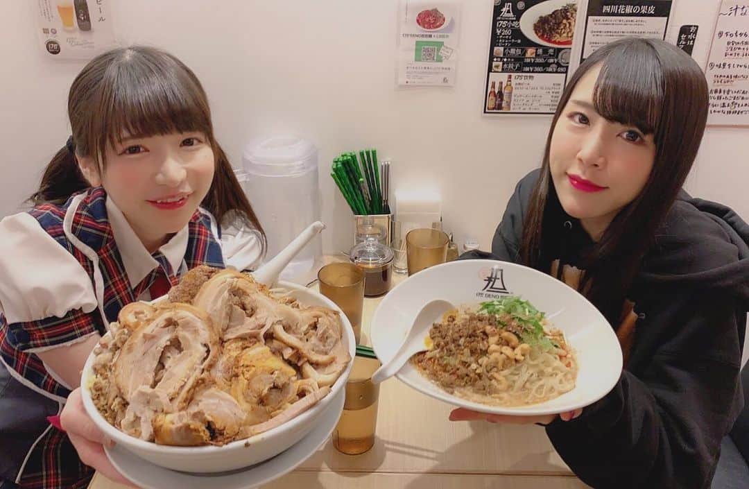 のインスタグラム：「おはくま🐻 . . いつも。もえデカ盛り、みい１人前だからみいの少なくない？！足りるかな？！ってなるけど全然足りる。むしろ満腹☺️ . . #おはよう #gm #goodmorning #おはくま #日々の出会いに感謝 #バクステ外神田一丁目 #いっちょめ #熊本美和 #miwakumamoto  #アイドル #idol #일본 #아이돌 #アイドルボウラー #Pリーガー #プロボウラーになりたい #instagood #followme #kawaii #makeup #beauty #黒髪 #からしび #二郎系 #担々麺 #yummy #デカ盛り #YouTube #もえあず #すきぴ」