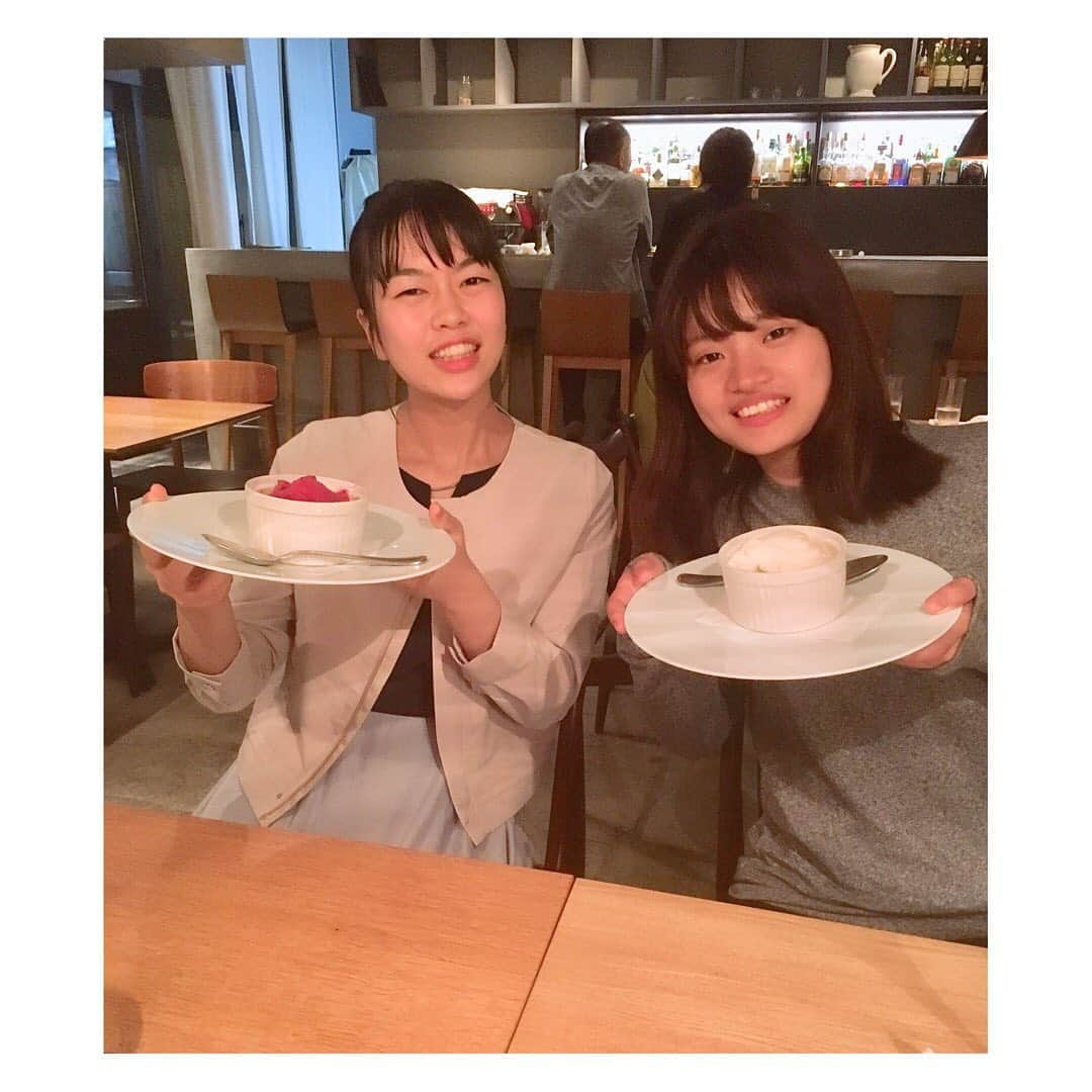 謝依旻さんのインスタグラム写真 - (謝依旻Instagram)「女子会~🎵✨ 2時間くらい喋り倒した~😅 #囲碁 #weiqi  #囲碁棋士 #professional #goplayer  #藤沢里菜  #上野愛咲美  #万波奈穂 #謝依旻  #女子会  #よく喋る #よく食べる  #デザート #カフェラテ #ラテアート #latteart #アイスクリーム #チーズケーキ #伊勢 #イタリアン #cafe」5月16日 10時01分 - igo_1116