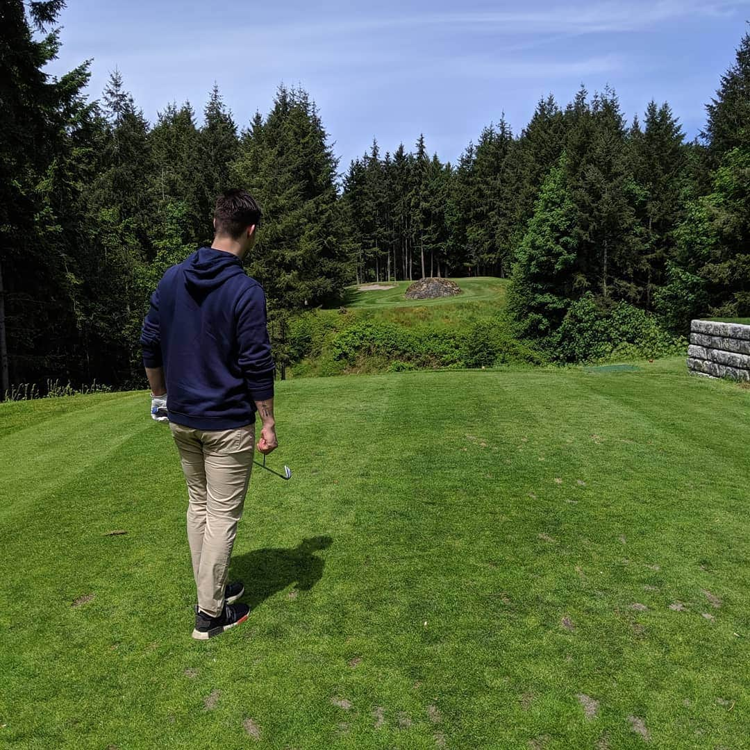 ザカリー・ダナヒューさんのインスタグラム写真 - (ザカリー・ダナヒューInstagram)「Played a lil golf today ⛳」5月16日 10時19分 - zachtdonohue