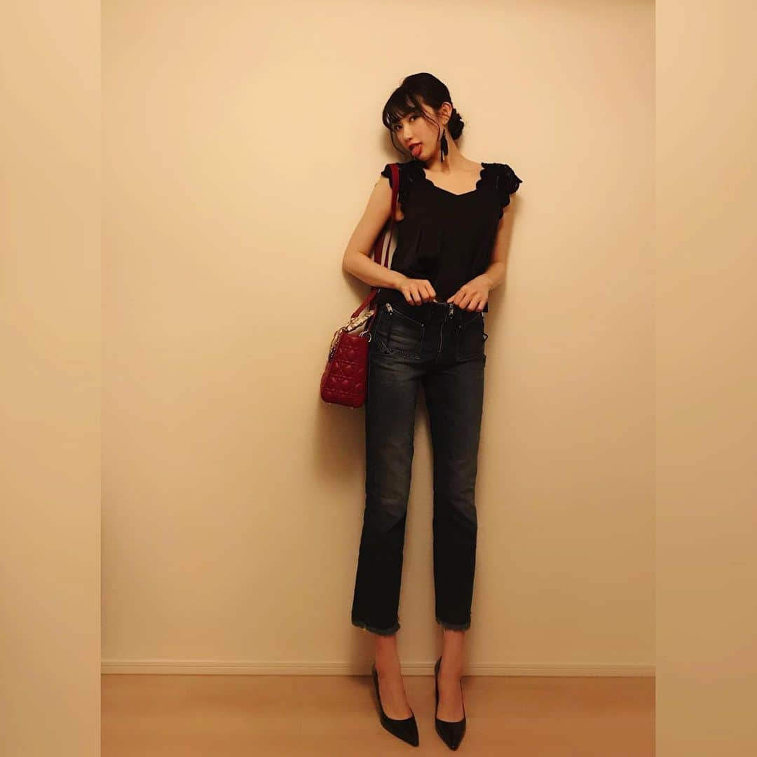 黒田瑞貴さんのインスタグラム写真 - (黒田瑞貴Instagram)「OL感w #tops .... #zara  #denim .... #diesel  #dieseldenim  #bag .... #dior #christiandior  #ootdfashion #ootd #fashion #instagood #instafashion #zarafashion #japanesegirl #zarawomen」5月16日 10時56分 - kurodamizuki_