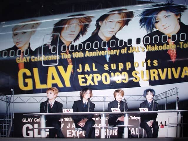 GLAYさんのインスタグラム写真 - (GLAYInstagram)「HEAVY GAUGE 1999〜2019 #GLAY #HEAVYGAUGE #HAPPYSWING」5月16日 11時00分 - glay0525_official