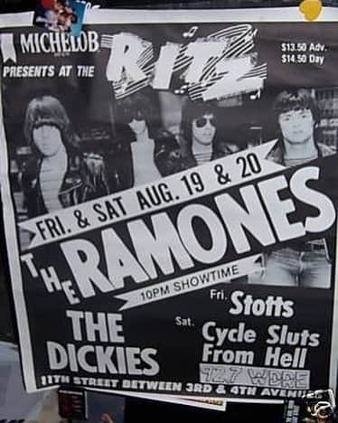 ジョン・ロス・ボウイさんのインスタグラム写真 - (ジョン・ロス・ボウイInstagram)「I was at this @Ramones show. Wanna come see my Ramones play? It’s in Chicago starting this weekend - link in my bio! EDIT: the Saturday gig, to be specific. #chicago #chicagotheatre #gabbagabbahey #goseeaplay」5月16日 11時11分 - johnrossbowie