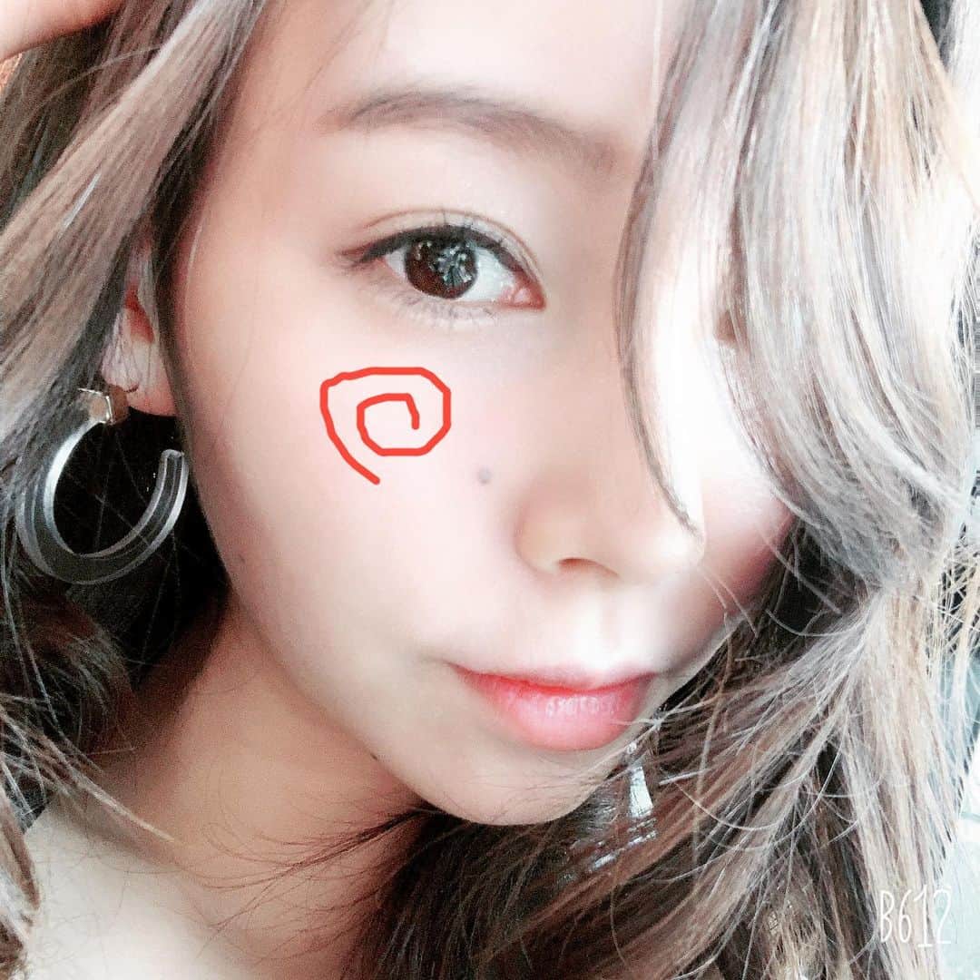 君島光輝さんのインスタグラム写真 - (君島光輝Instagram)「最近また下まつげにマスカラ塗ってみてるの💄 大人っぽくなれる気がして好きっ。 この写真じゃわかりづらい？ . #me #make #makeup #followme #japanesegirl #japan #メイク #下まつげ #大切だね」5月16日 11時14分 - mitsuki_kimijima